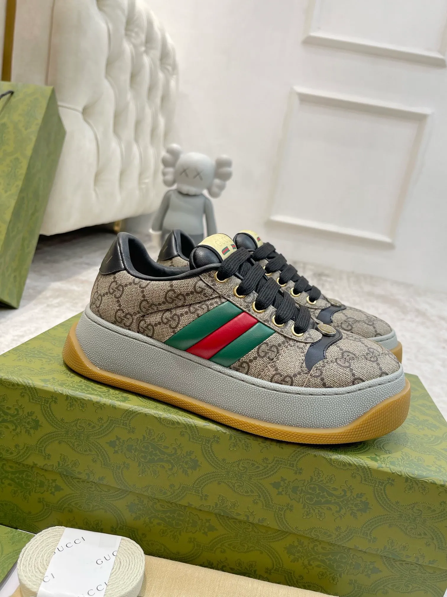 👟👟Ex-factory price 660👟👟Gucci's latest chubby thick-soled dirty shoes~~couple casual shoes, 6cm height-increasing shoes~~ The upper is stained cowhide stitched with classic double G cloth fabric, the terry cloth is delicate and sweat-absorbent and breathable, the foot pad is integrated with latex injection molding, 6cm thick T👟👟Ex-factory price U two-color sole✅ 35-40